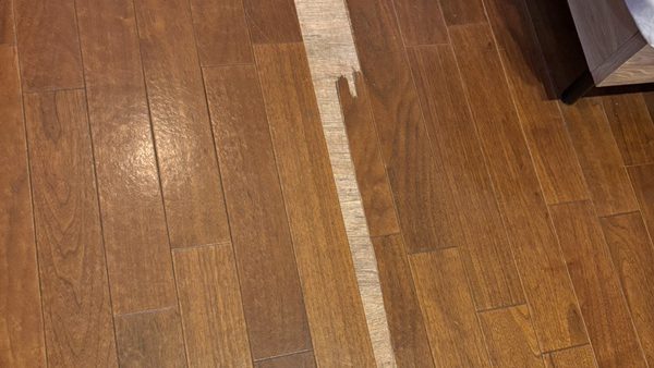 賃貸退去前のフローリング剥がれ補修｜大阪府大阪市