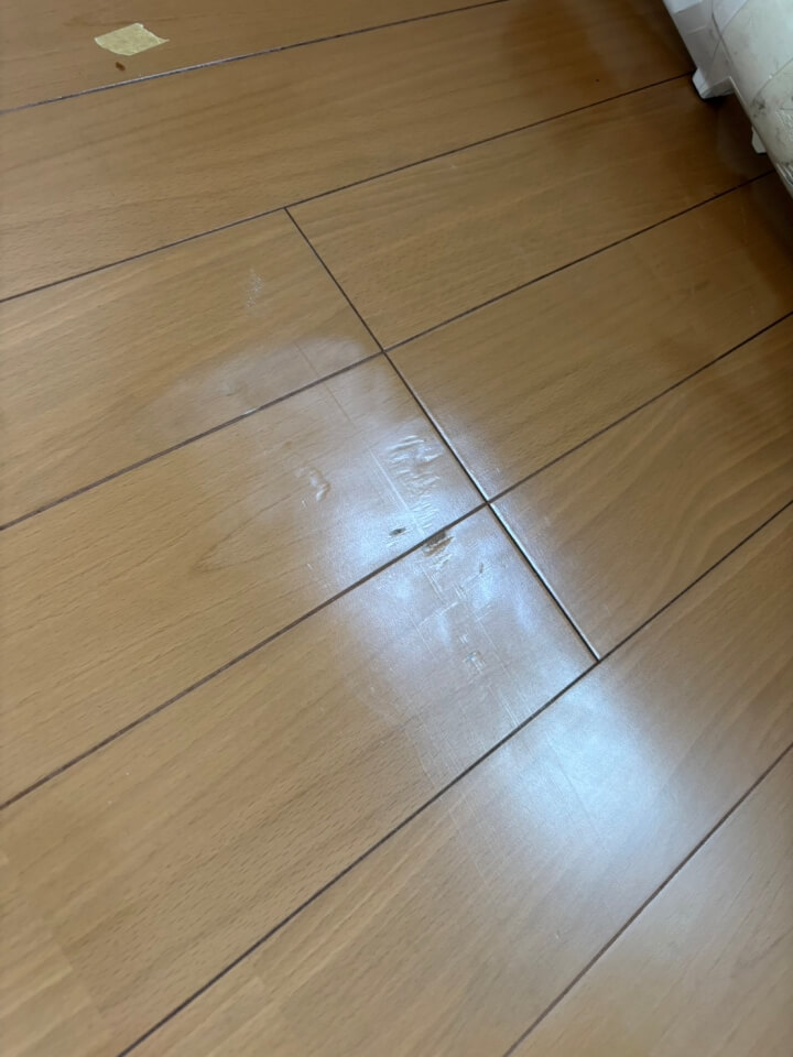 フローリング凹み傷